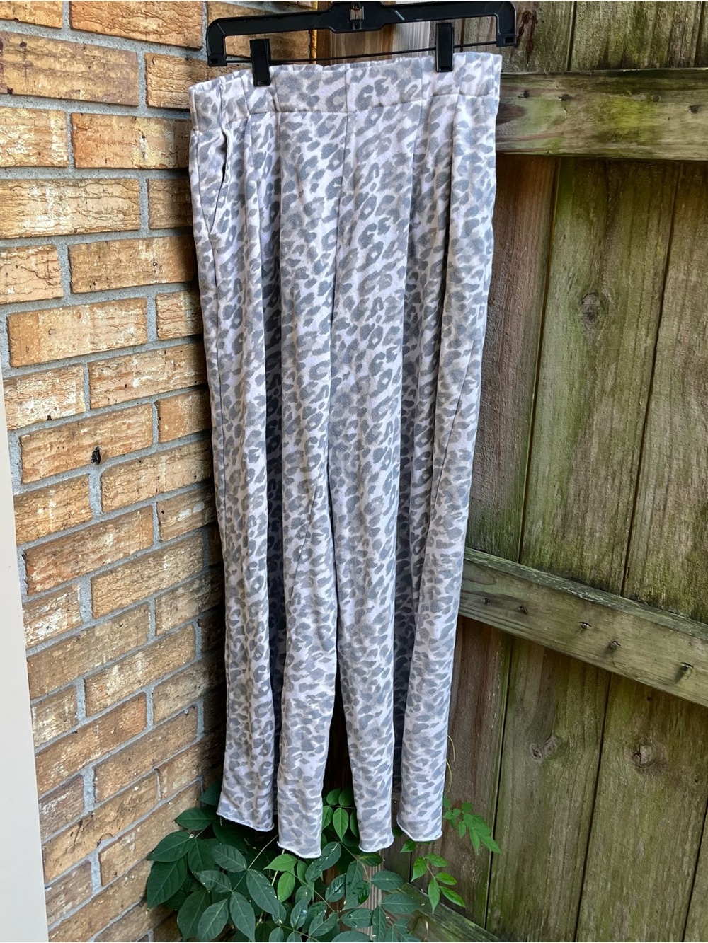 Aerie Light Gray & Beige Leopard-Print Wide Leg Sweatpants
